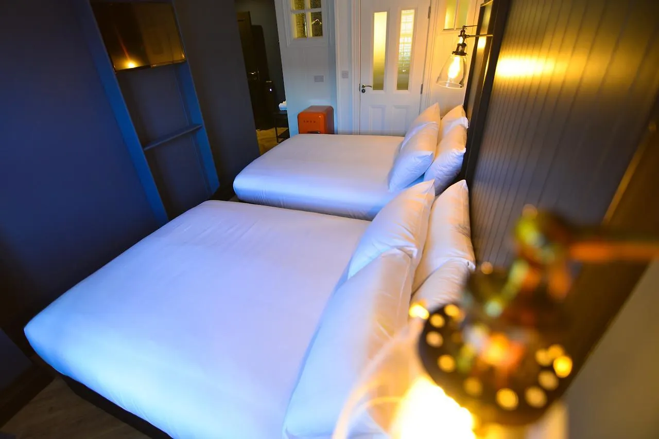 Värdshus The Continental Boutique Residence Galway