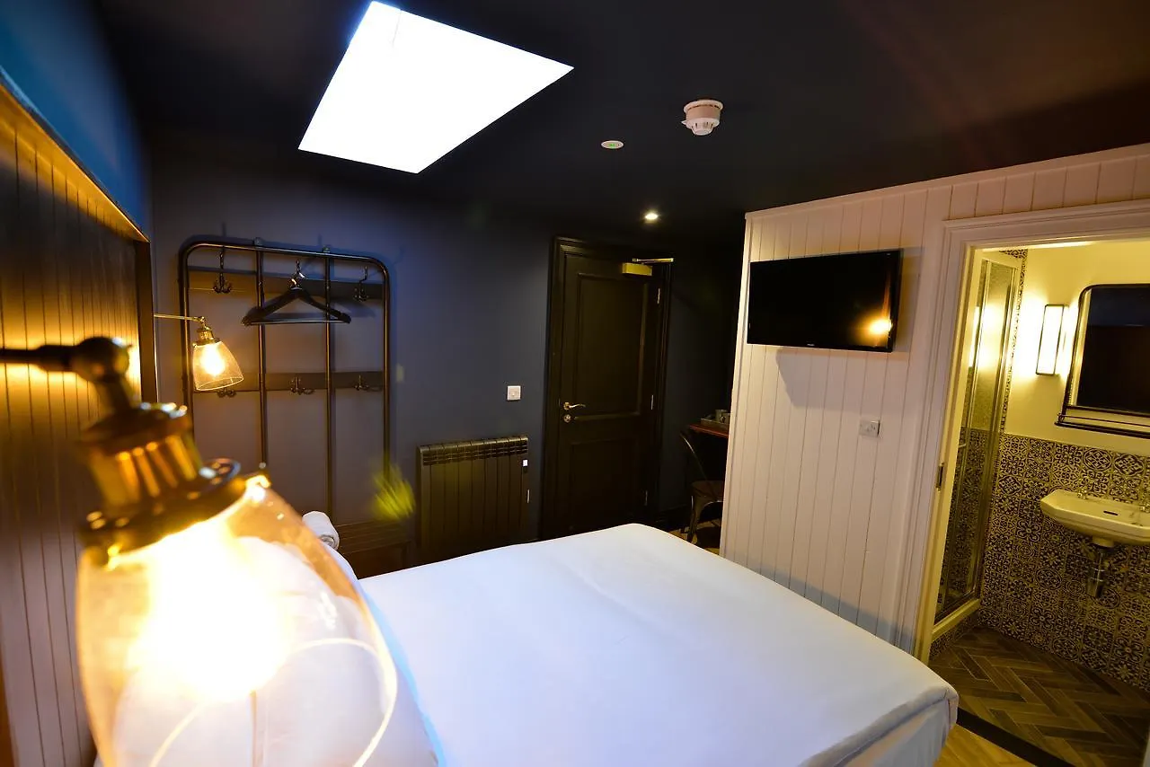 The Continental Boutique Residence Galway 0*,